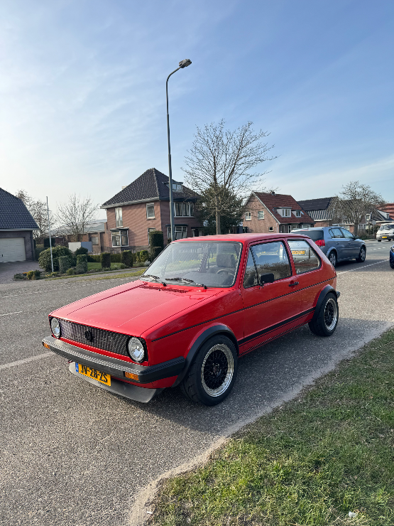 Volkswagen GOLF C 37 KW TSI 210pk 3d 1983 ROOD