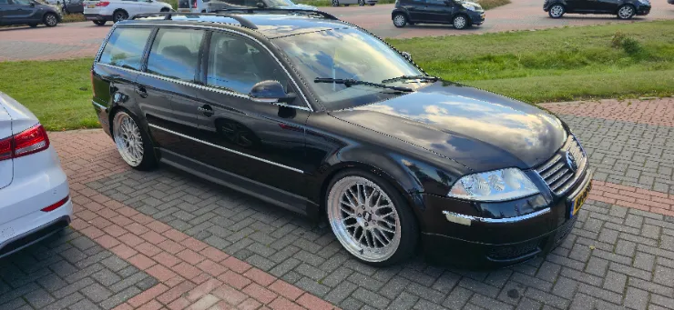 Volkswagen PASSAT TSI 131pk 5d 2004 ZWART