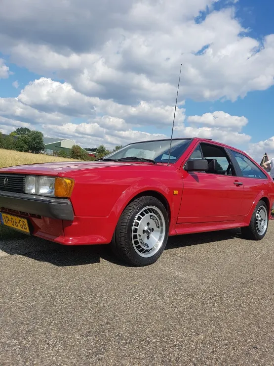 Volkswagen SCIROCCO GT 66 KW TSI 90pk 3d 1987 ROOD